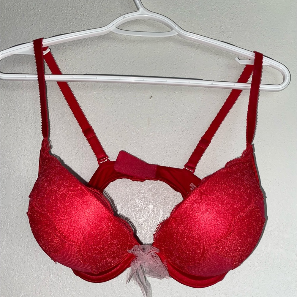 Victoria’s Secret 34 D Red Valentines Bombshell Push-up bra